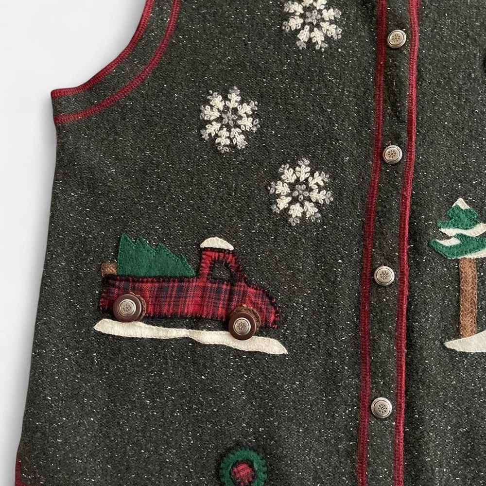 Vintage Woolrich Lambswool Silk Knit Christmas Scene Embroidered Sweater Vest XL - Picture 5 of 7